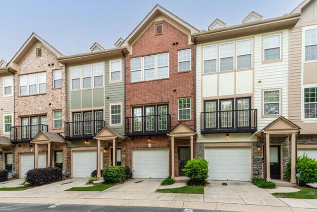 Foto del edificio - 3741 Ashford Creek Ave NE