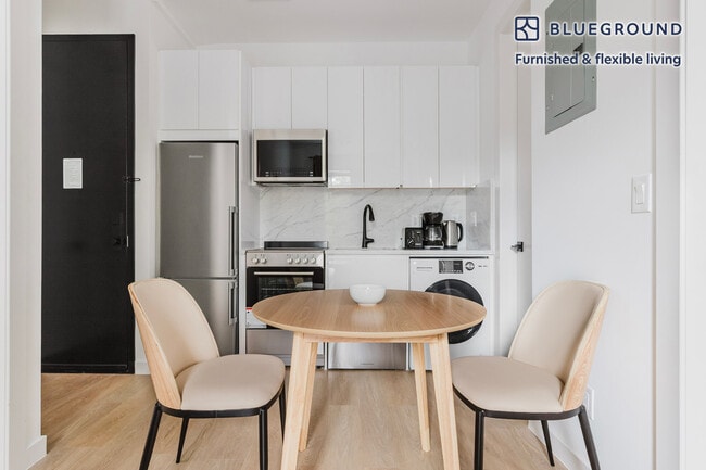 Building Photo - 250 Union Ave