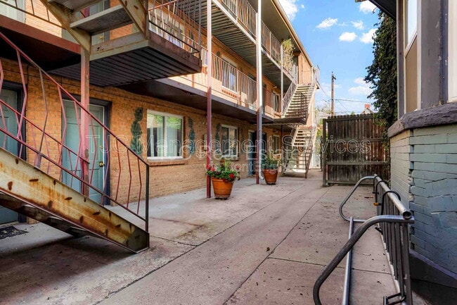 Photo - 1138 Corona St Apartment