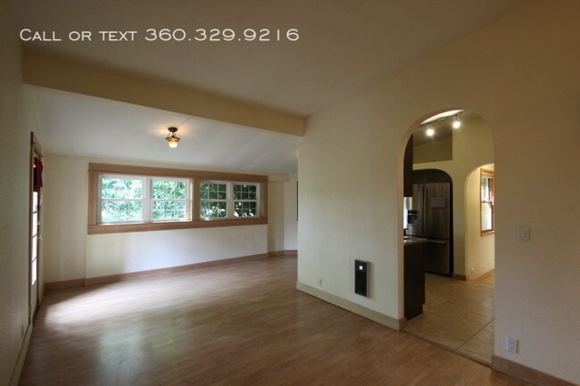 Building Photo - 1115 E 27th St