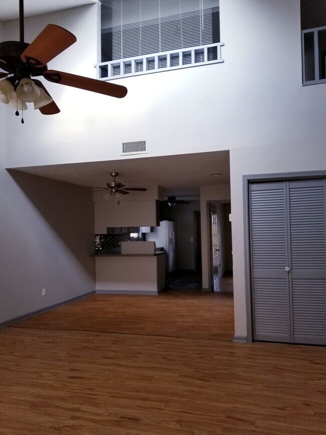 Foto del edificio - 3415 W 19th St