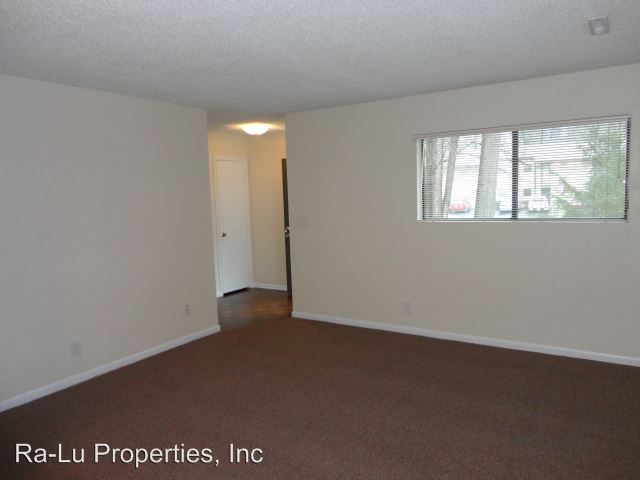 Building Photo - 423 Brookside Ct