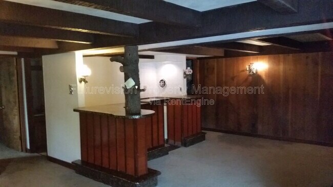 Foto del edificio - 3710 Kovarik Ln