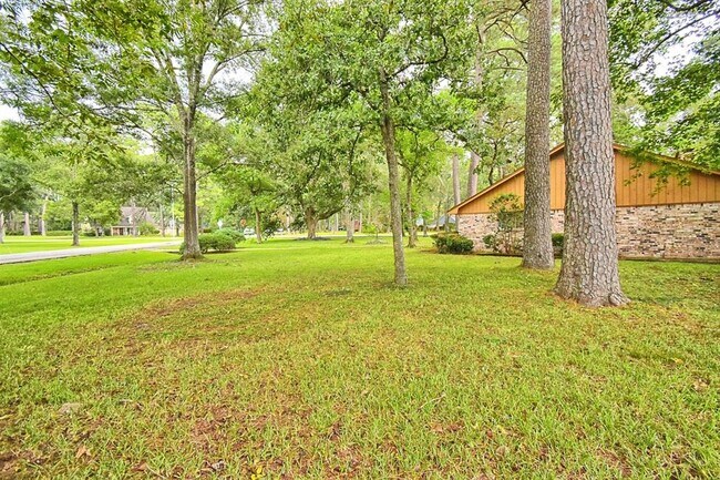 Foto del edificio - 1311 Forest Cove Dr