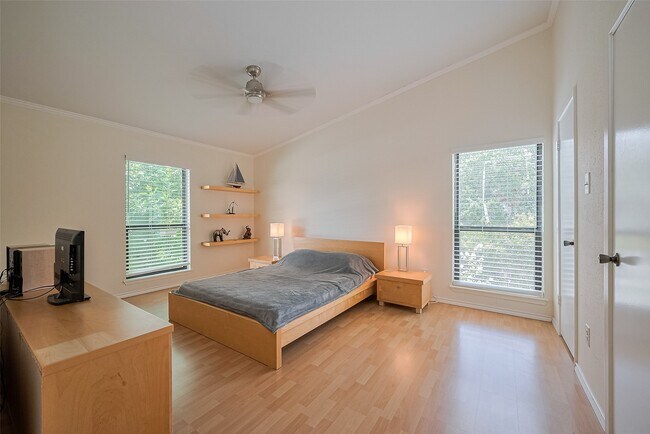 Foto del edificio - 2425 Augusta Dr