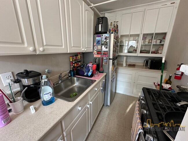 Building Photo - 1665 Commonwealth Ave