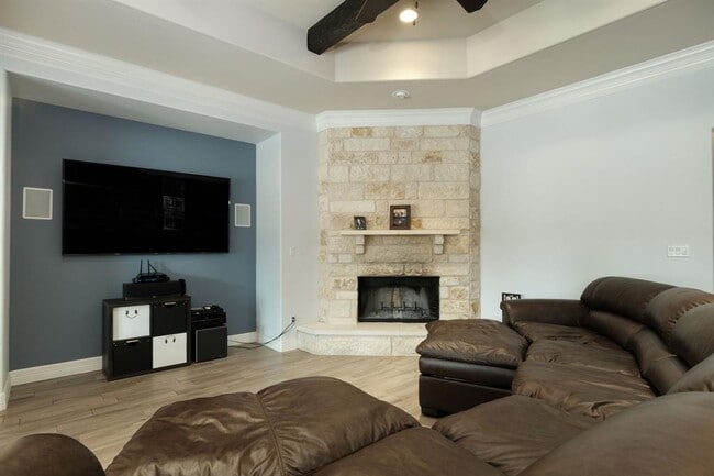 Building Photo - 151 Longhorn Oak