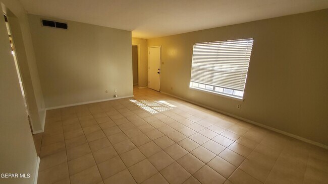 Building Photo - 332 Rio Verde Dr