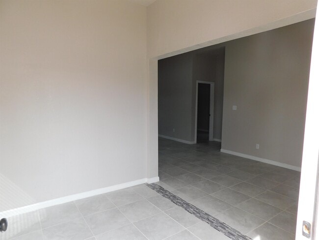 Building Photo - 144 Cerezo Ave