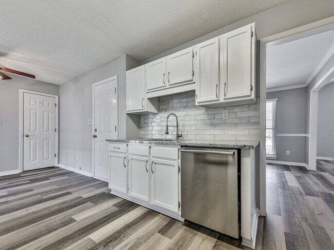 Foto del edificio - 3508 Robin Ln, Acworth, GA 30101, USA