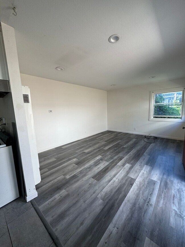 Foto del edificio - 4575 Emerald St