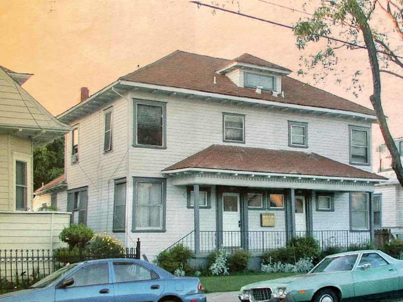 Primary Photo - 409 E Rose St