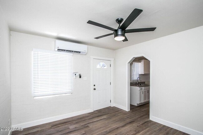 Foto del edificio - MOVE IN SPECIALS,  INTERESTED? Located in the historic downtown district.