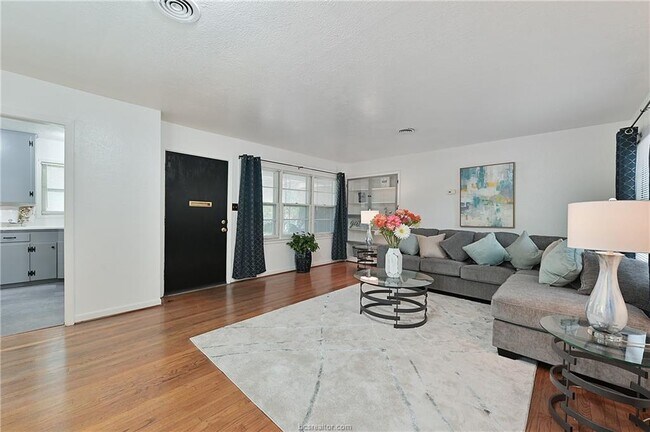 Foto del edificio - 209 Fleetwood St