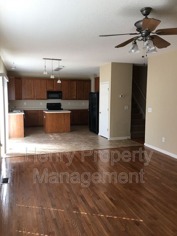 Building Photo - 125 Kellerhis Dr