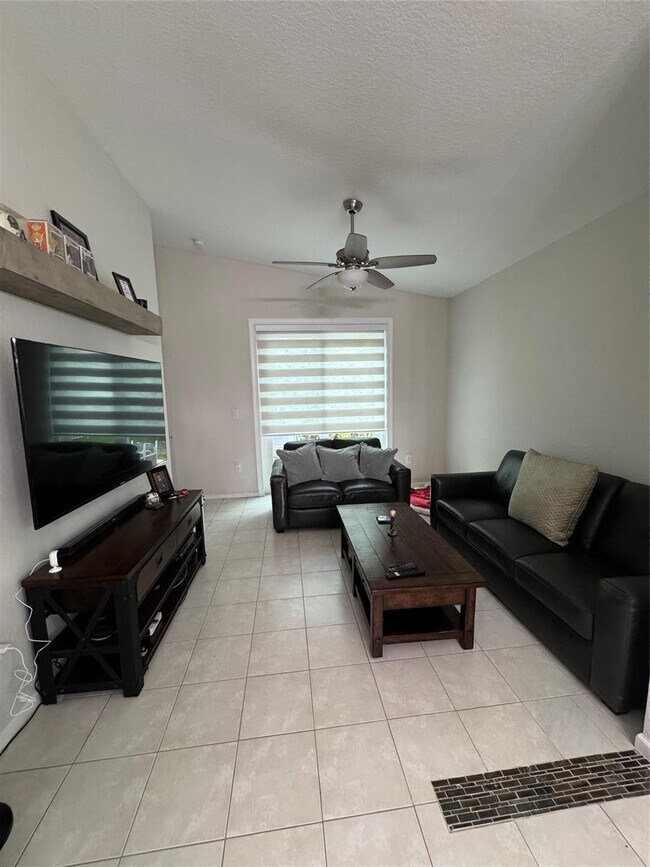 Foto del edificio - 18761 SW 28th Ct