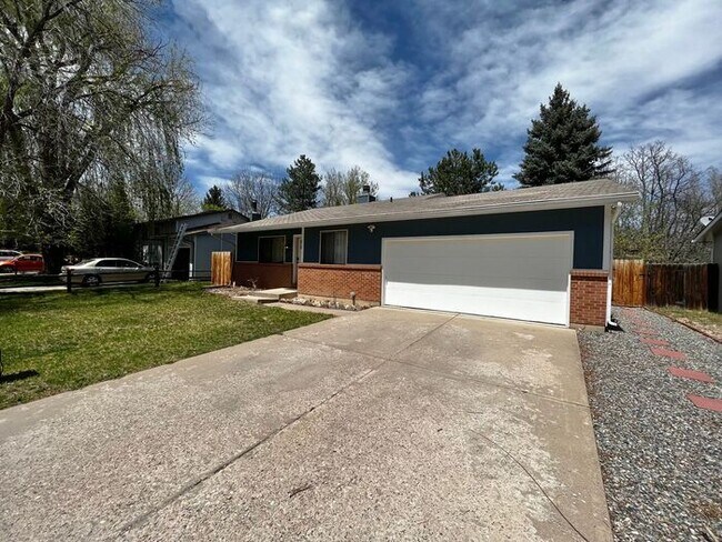 Building Photo - 3 bed, 2 bath Home in Central Fort Collins