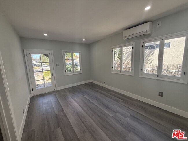 Foto del edificio - 92 S Sunnyslope Ave