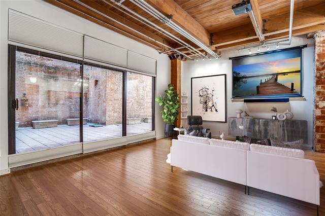 Building Photo - 509 Elm St