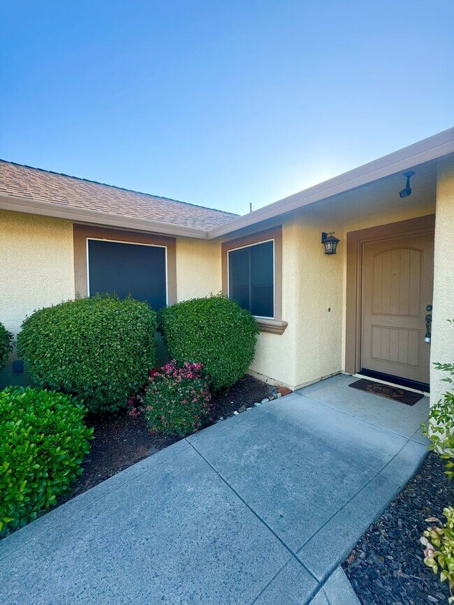 Building Photo - Beautiful Home in Windsor Estates