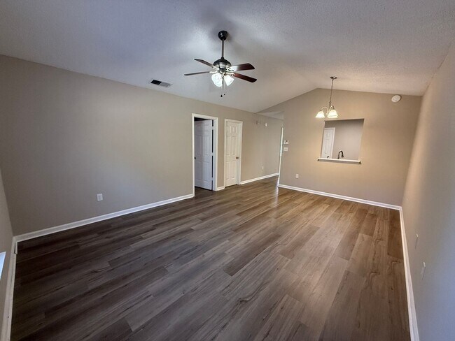 Foto del edificio - 107/109 Cameron Court