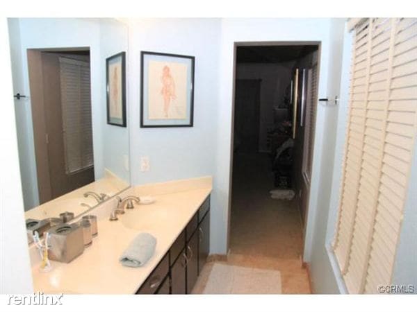 Building Photo - 3250 Hilltop Dr