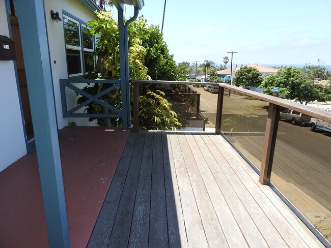 Building Photo - Beautiful Duplex with Ocean Breeze