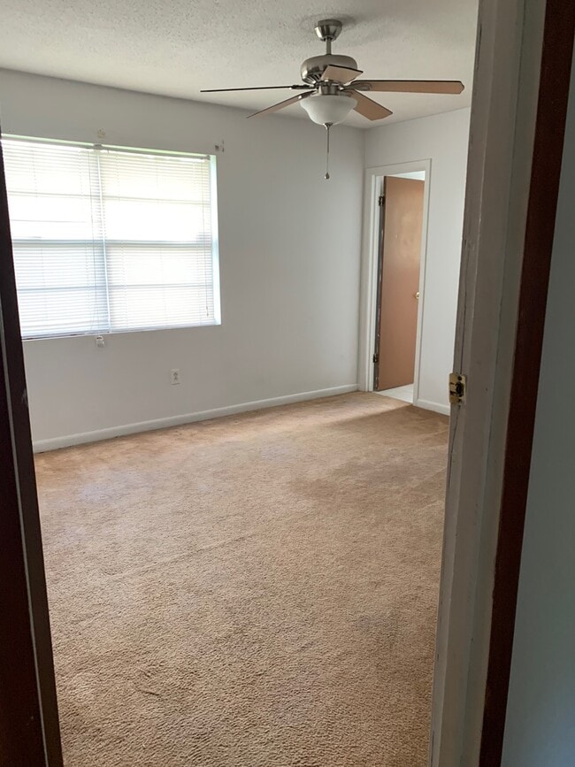 Foto del edificio - Your Dream Home Awaits in a Charming 3-Bedroom Oasis!