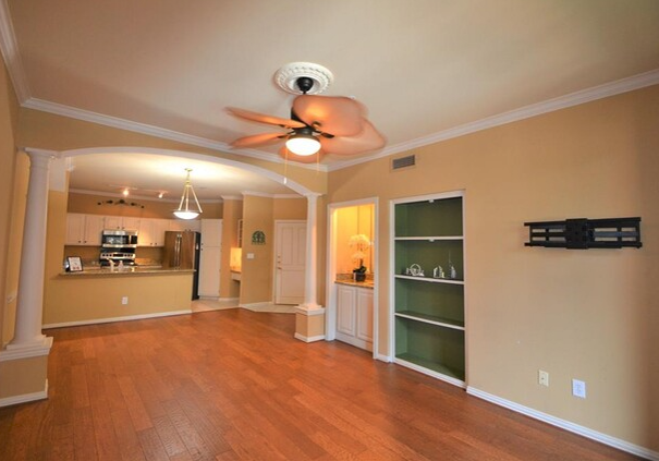 Primary Photo - 2111 Welch St