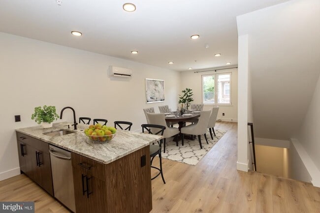 Building Photo - 2207 N 4th St