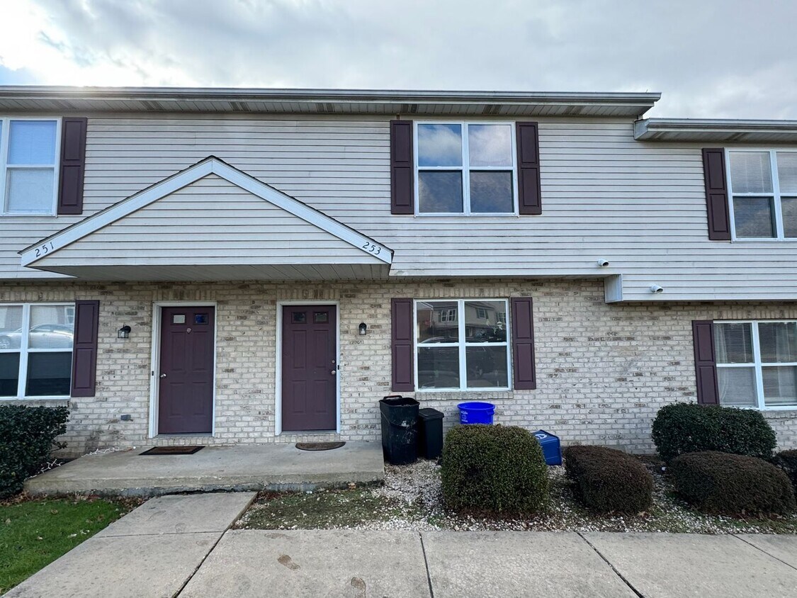 Primary Photo - Townhouse