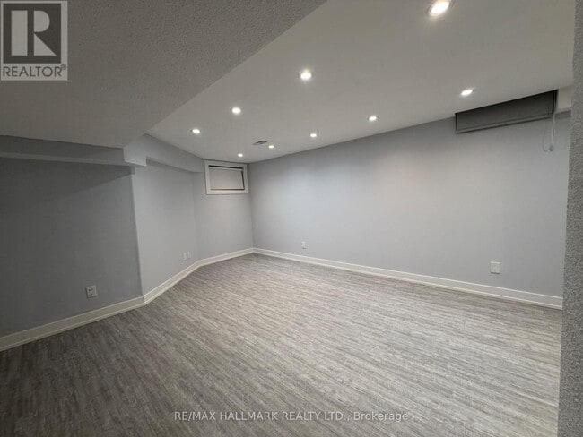 Building Photo - 1211 Bridge Gate Crescent