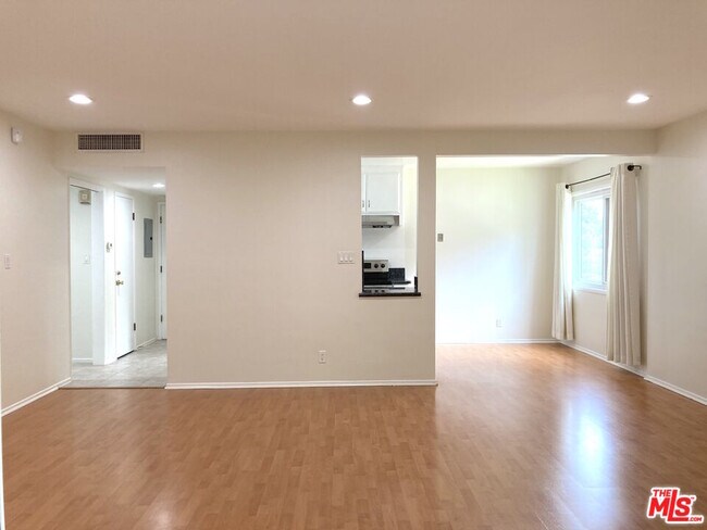 Foto del edificio - 3407 Huxley St