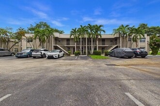 Building Photo - 8511 Old Country Manor