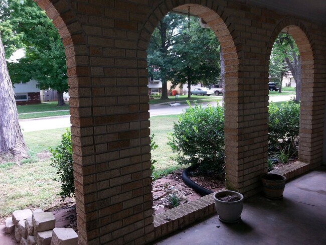 Foto del edificio - Wonderful Ranch 3 Bedroom 2 Bath 2 Car Garage