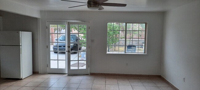 Foto del edificio - 235 S Collingsworth St