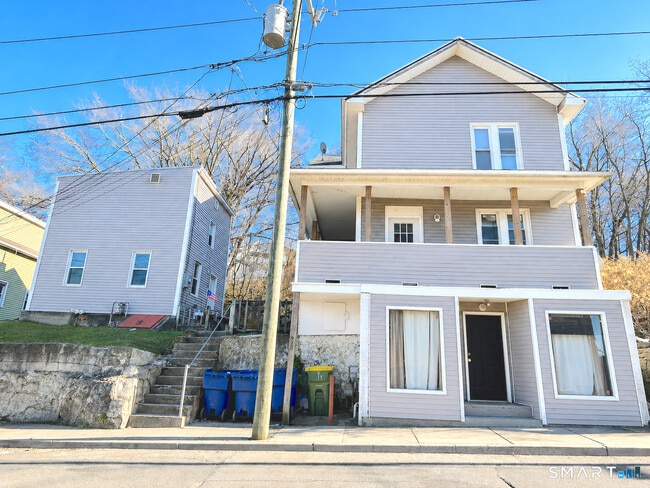 Building Photo - 429 Baldwin St