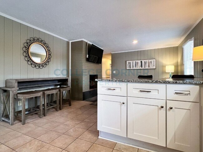 Foto del edificio - 830 Delmonte Dr NW