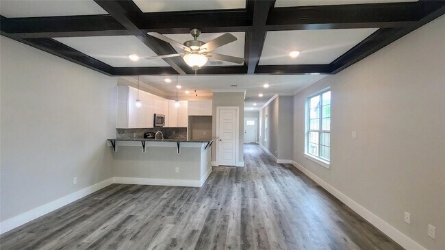 Foto del edificio - 1705 Ash Crescent St