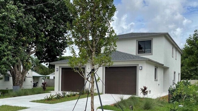 Foto del edificio - 5749 Garfield St