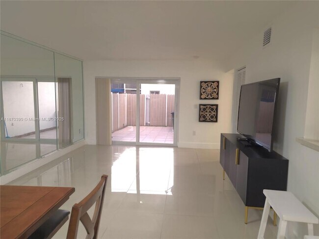 Foto del edificio - 1120 NW 124 Pl