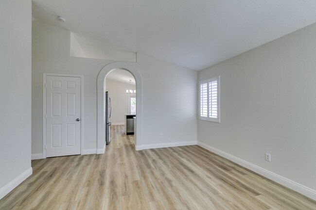 Building Photo - Beautifully Remodeled Single-Story Home in NLV