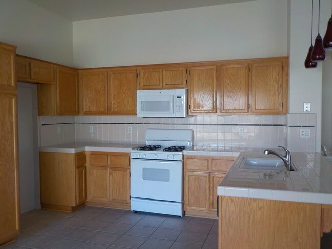 Building Photo - 5422 W Dorothea Ave