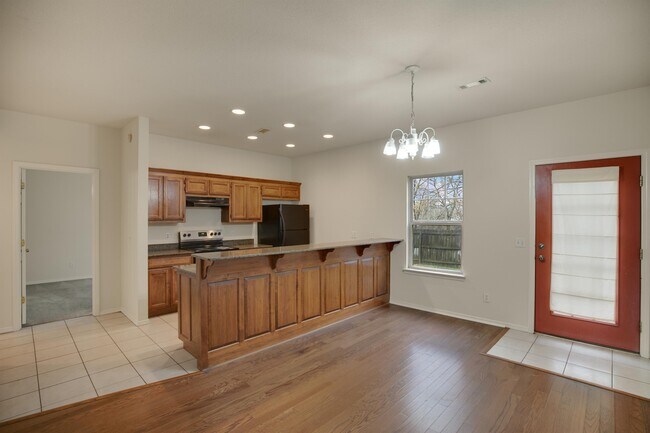 Building Photo - 3606 SW Deerfield Blvd