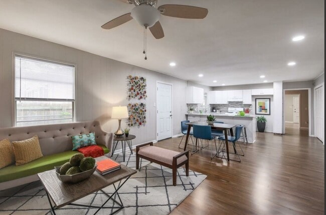 Building Photo - 10608 Georgian Dr