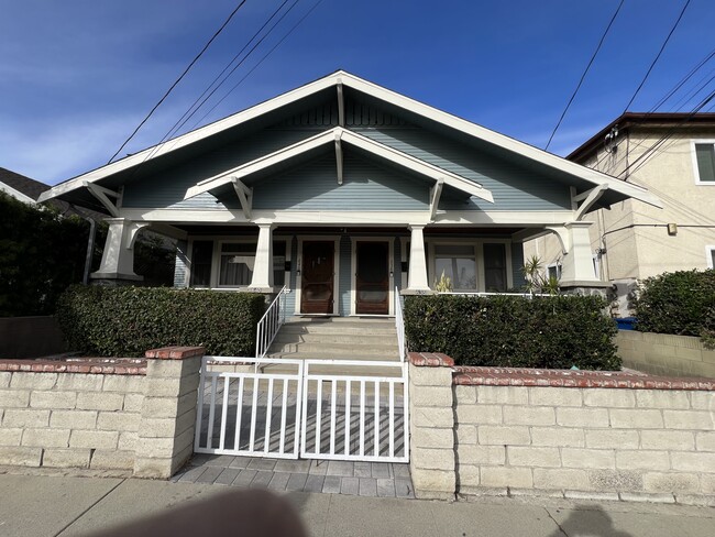 Building Photo - 640 W 16th St