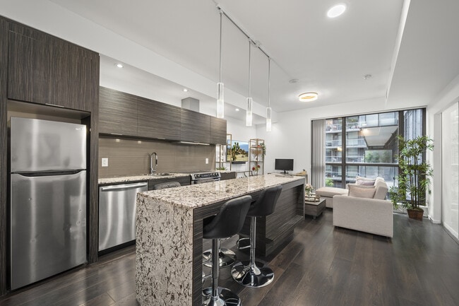 Building Photo - 8 Charlotte St