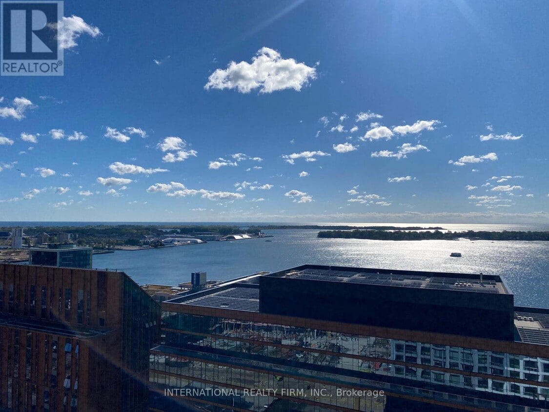 Primary Photo - 15 Richardson St