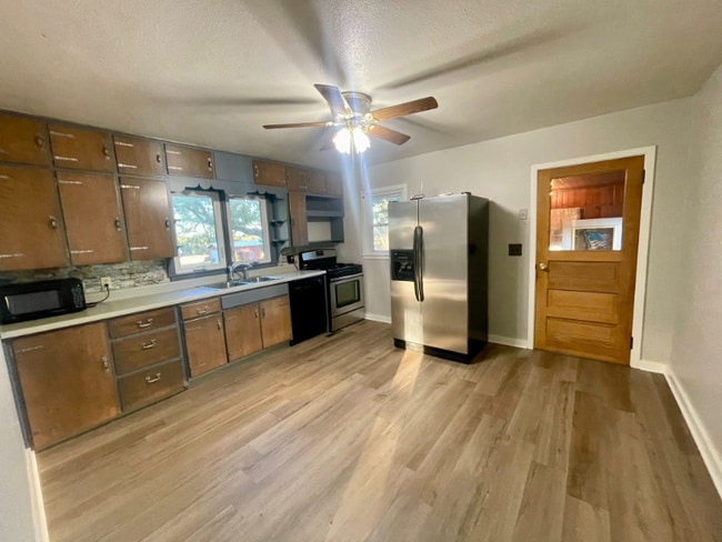 Foto del edificio - 2055 140th St