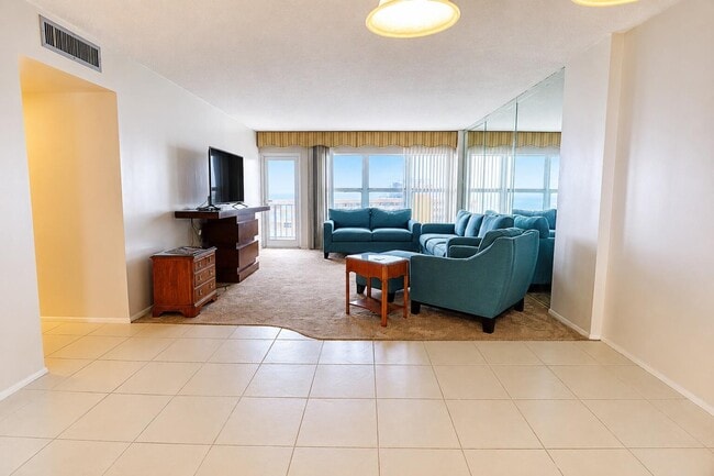 Building Photo - 401 N Ocean Blvd